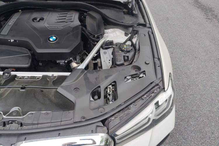 Used BMW 5 Series 2021 525Li M Sport Package Engine Bay Left