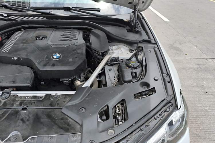 Used BMW 5 Series 2021 525Li M Sport Package Engine Bay Left