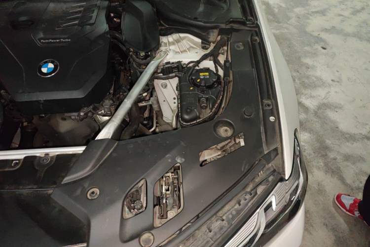 Used BMW 5 Series 2021 525Li M Sport Package Engine Bay Left