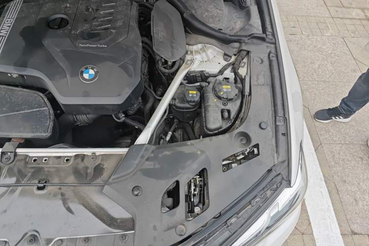 Used BMW 5 Series 2021 530Li Luxury Edition Premium Package Engine Bay Left