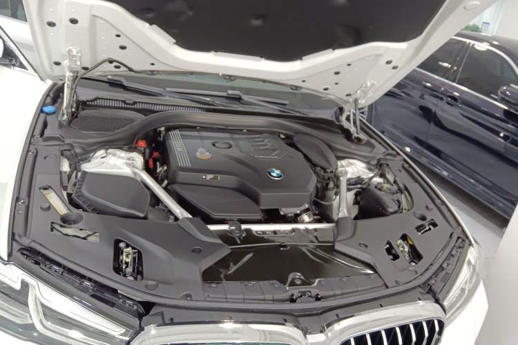 Used BMW 5 Series 2021 525Li M Sport Package Engine Bay