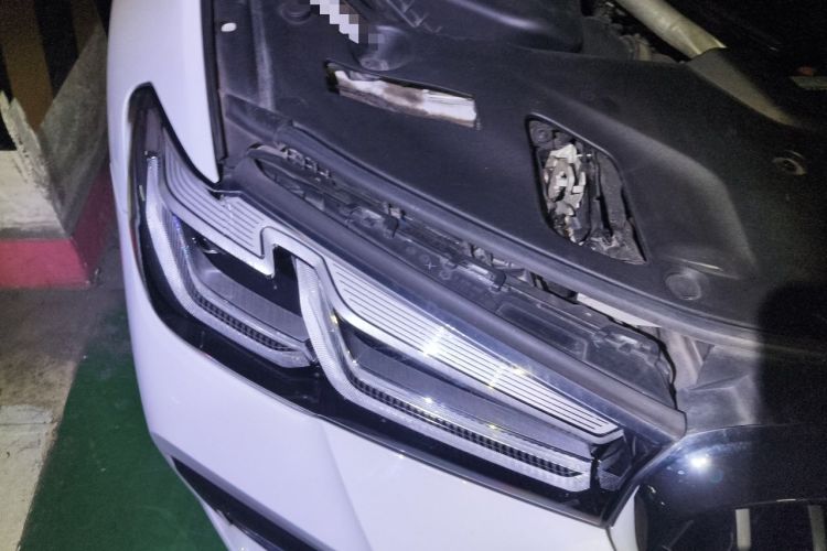 Used BMW 5 Series 2021 525i M Sport Package Engine Bay Right