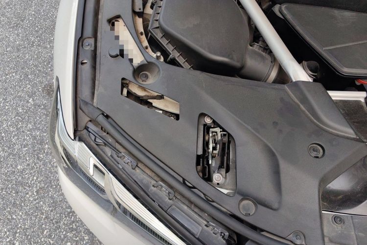 Used BMW 5 Series 2021 Updated Version 525Li Luxury Package Engine Bay Right