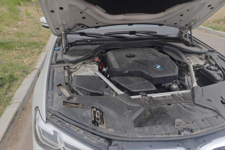 Used BMW 5 Series 2021 525Li M Sport Package Engine Bay Right