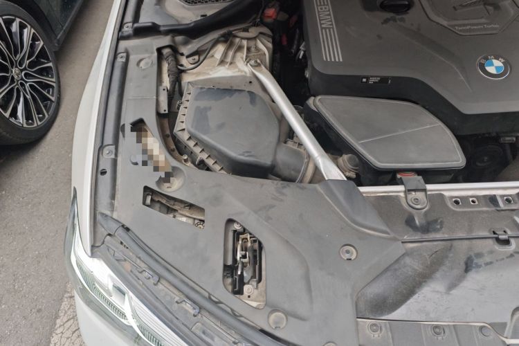 Used BMW 5 Series 2021 525Li M Sport Package Engine Bay Right
