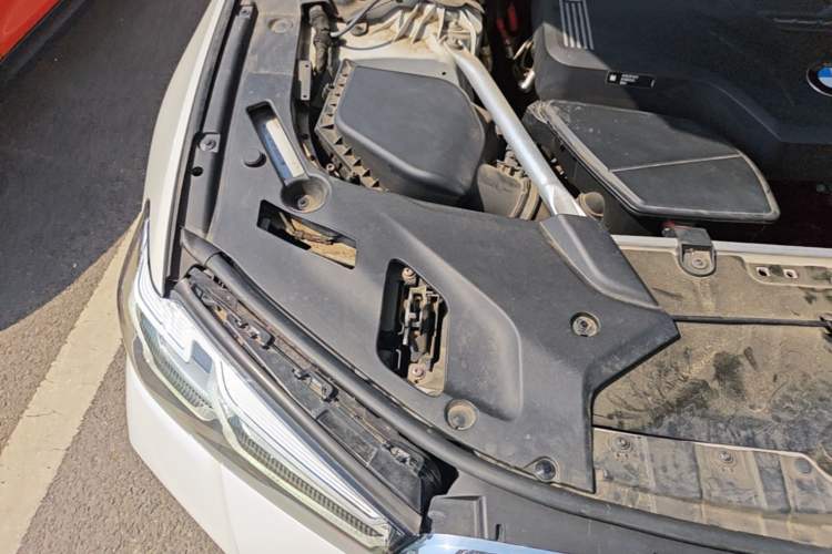 Used BMW 5 Series 2021 525Li M Sport Package Engine Bay Right