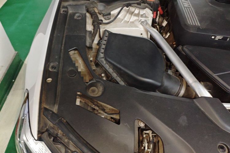 Used BMW 5 Series 2021 525Li M Sport Package Engine Bay Right