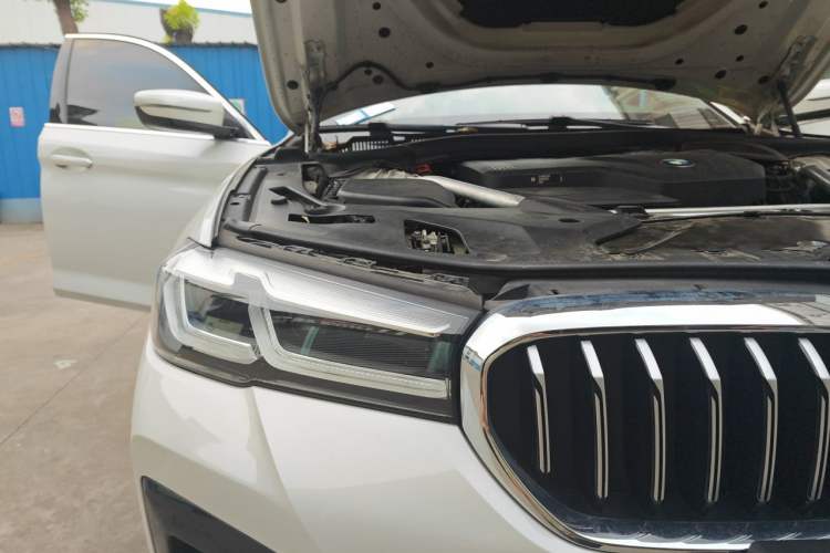 Used BMW 5 Series 2021 Facelifted 525Li M Sport Package Engine Bay Right