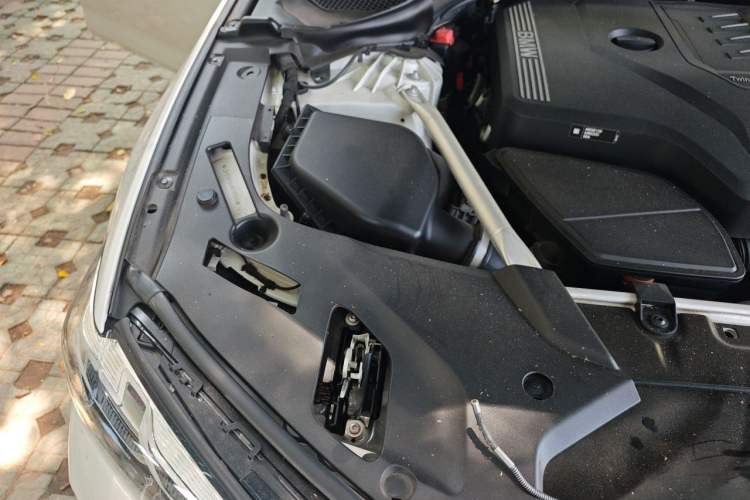 Used BMW 5 Series 2021 530Li Luxury Edition M Sport Package Engine Bay Right