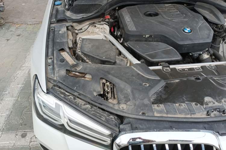 Used BMW 5 Series 2021 525Li M Sport Package Engine Bay Right