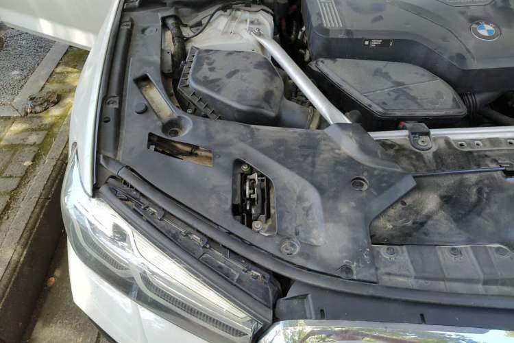Used BMW 5 Series 2021 Facelifted 530Li Leading Edition M Sport Package Engine Bay Right