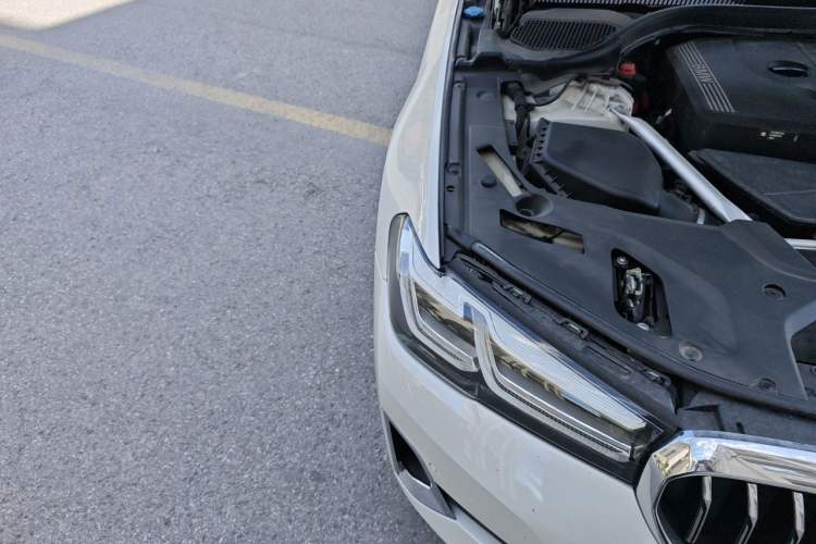 Used BMW 5 Series 2021 530Li Leading Model M Sport Package Engine Bay Right