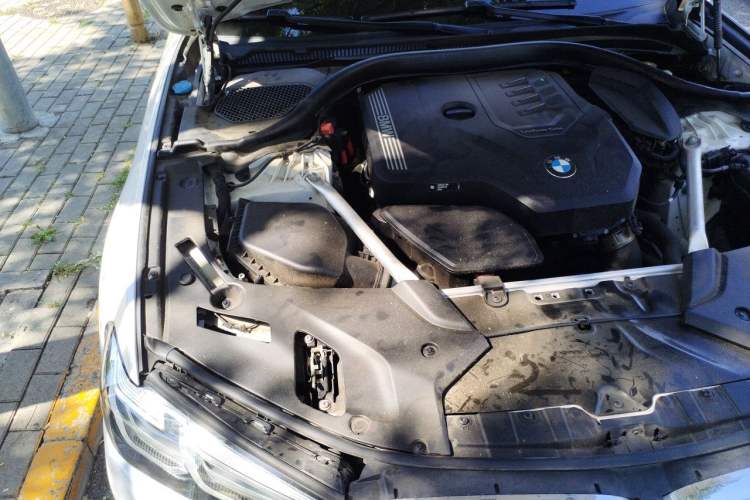 Used BMW 5 Series 2021 525Li Luxury Package Engine Bay Right