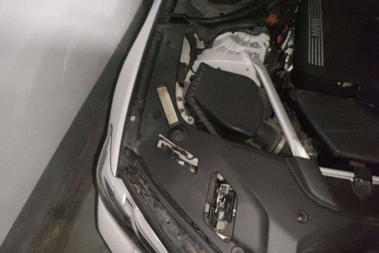 Used BMW 5 Series 2021 530Li Leading Model M Sport Package Engine Bay Right