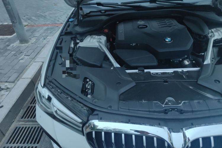 Used BMW 5 Series 2021 525Li M Sport Package Engine Bay Right