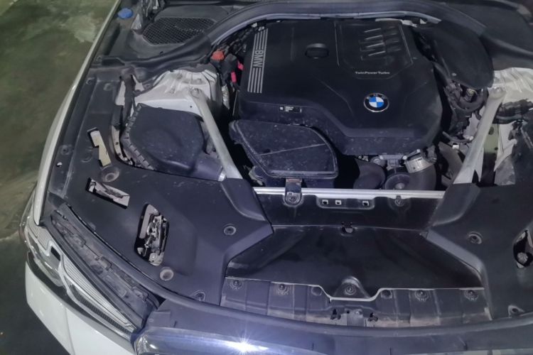 Used BMW 5 Series 2021 525Li M Sport Package Engine Bay Right