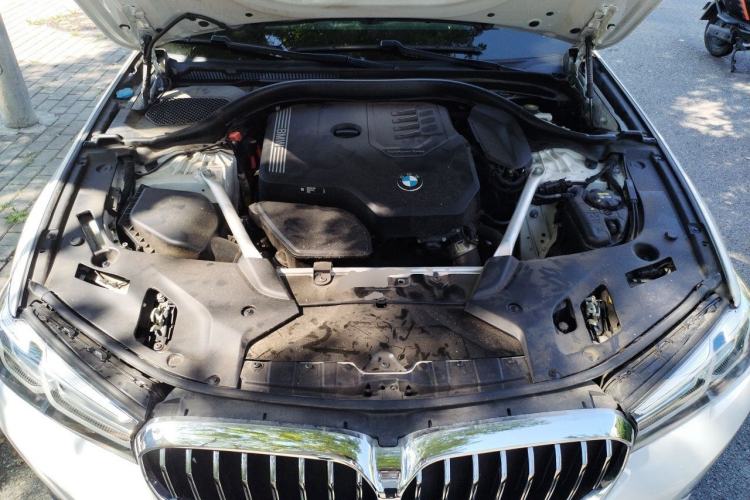 Used BMW 5 Series 2021 525Li Luxury Package Engine Bay