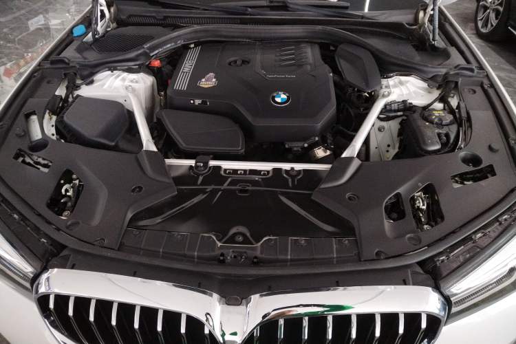 Used BMW 5 Series 2021 Updated Version 525Li Luxury Package Engine Bay