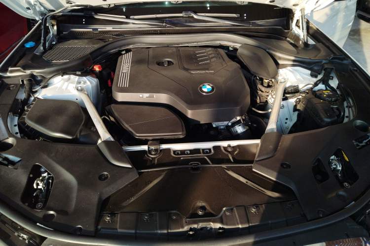 Used BMW 5 Series 2021 Updated Version 525Li Luxury Package Engine Bay