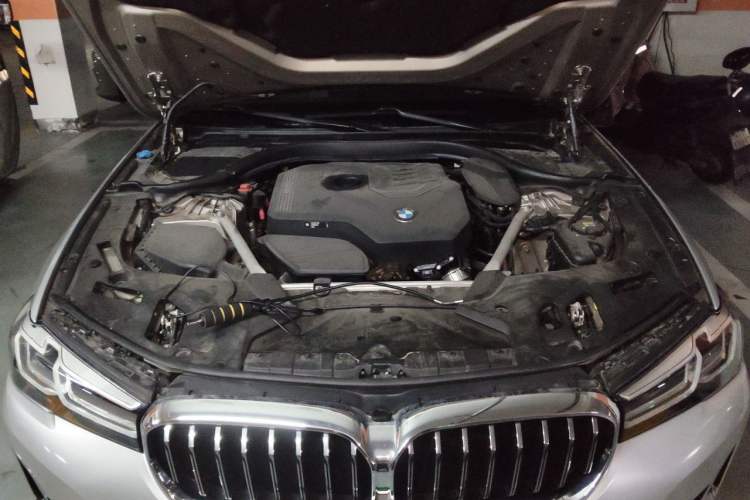 Used BMW 5 Series 2021 525Li Luxury Package Engine Bay