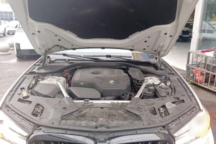 Used BMW 5 Series 2021 530Li Leading Model M Sport Package Engine Bay