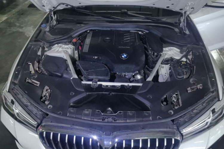 Used BMW 5 Series 2021 525Li M Sport Package Engine Bay