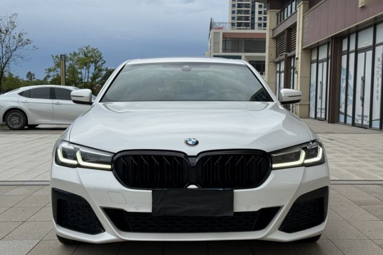 Used BMW 5 Series 2021 Facelifted 530Li Leading Edition M Sport Package Exterior 1