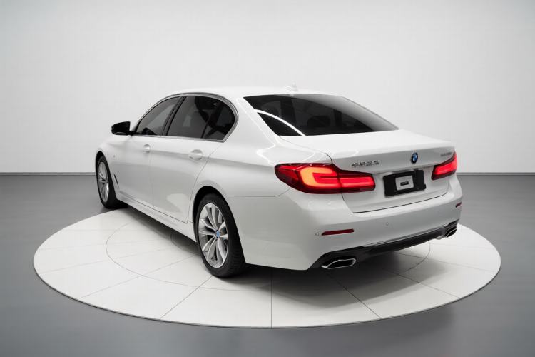 Used BMW 5 Series 2021 525Li Luxury Package Exterior 2