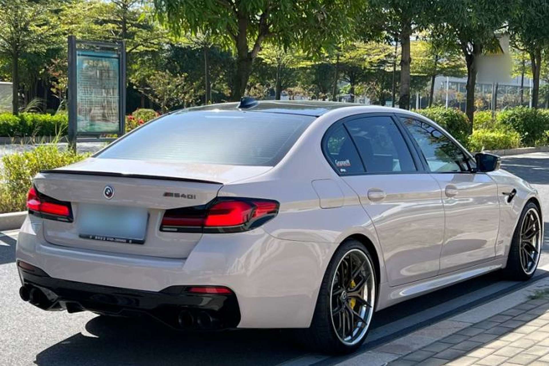 Used BMW 5 Series 2021 530Li Leading Model M Sport Package Exterior 2