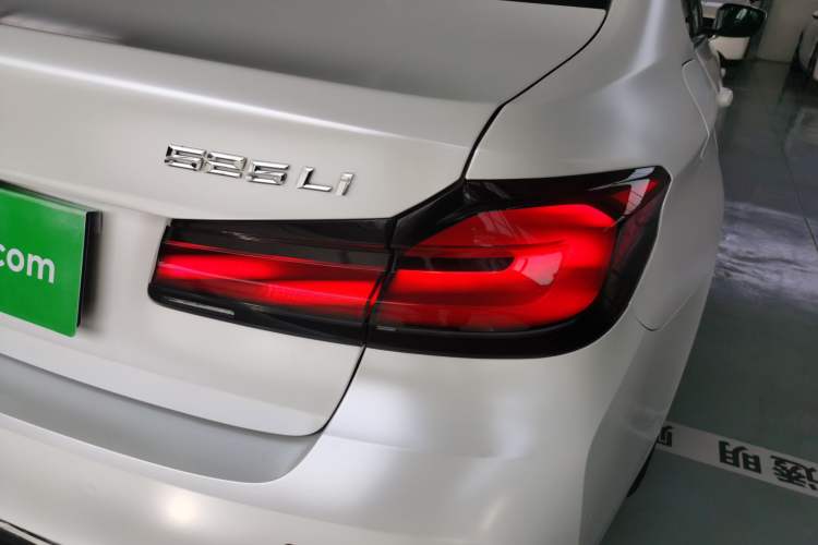 Used BMW 5 Series 2021 Updated Version 525Li Luxury Package Exterior 3