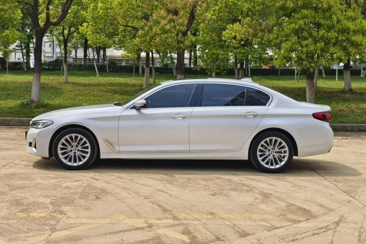 Used BMW 5 Series 2021 Updated Version 525Li Luxury Package Exterior 3