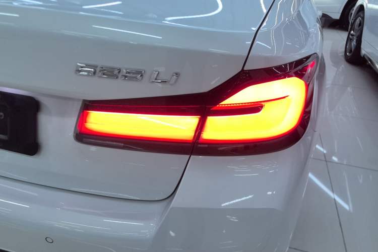 Used BMW 5 Series 2021 525Li M Sport Package Exterior 3