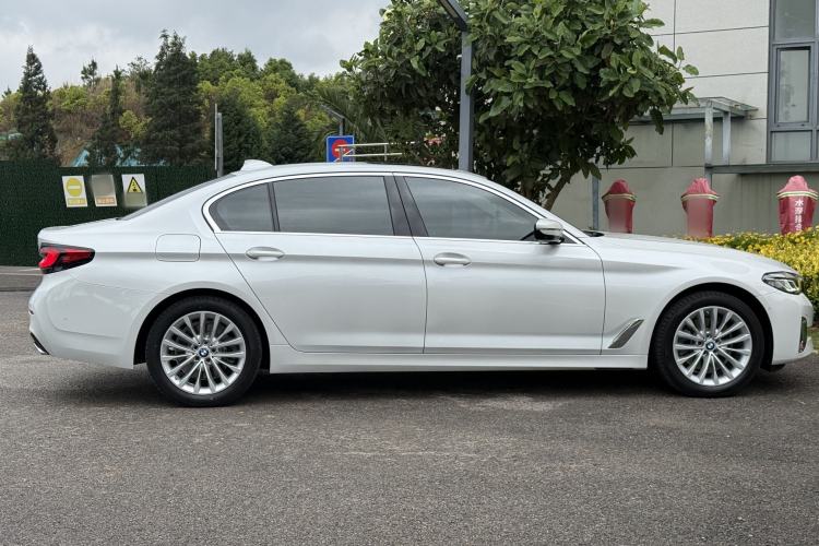 Used BMW 5 Series 2021 Updated Version 525Li Luxury Package Exterior 3
