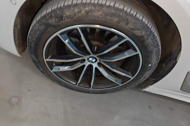 Used BMW 5 Series 2021 Facelifted 525Li M Sport Package Exterior 4