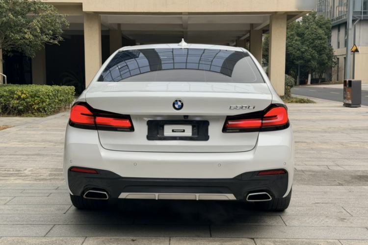 Used BMW 5 Series 2021 530Li Leading Model M Sport Package Exterior 4