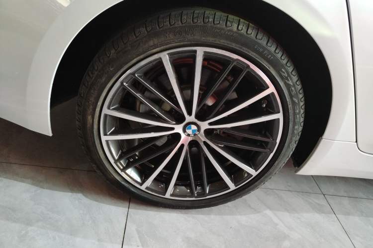 Used BMW 5 Series 2021 Updated Version 525Li Luxury Package Exterior 4