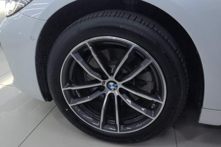 Used BMW 5 Series 2021 525Li M Sport Package Exterior 4