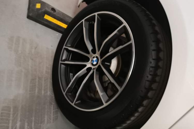 Used BMW 5 Series 2021 525Li M Sport Package Exterior 5