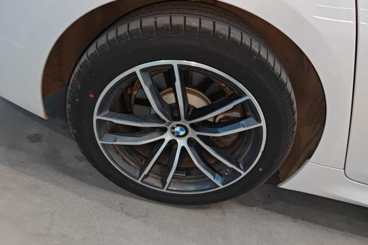 Used BMW 5 Series 2021 Facelifted 525Li M Sport Package Exterior 5