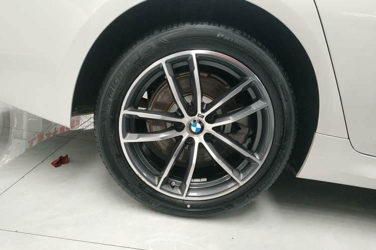 Used BMW 5 Series 2021 525Li M Sport Package Exterior 5