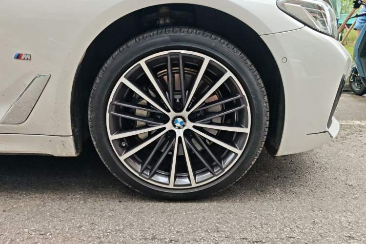 Used BMW 5 Series 2021 530Li Leading Model M Sport Package Exterior 7