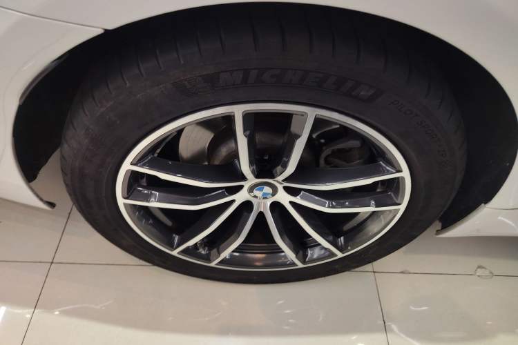 Used BMW 5 Series 2021 525i M Sport Package Exterior 8