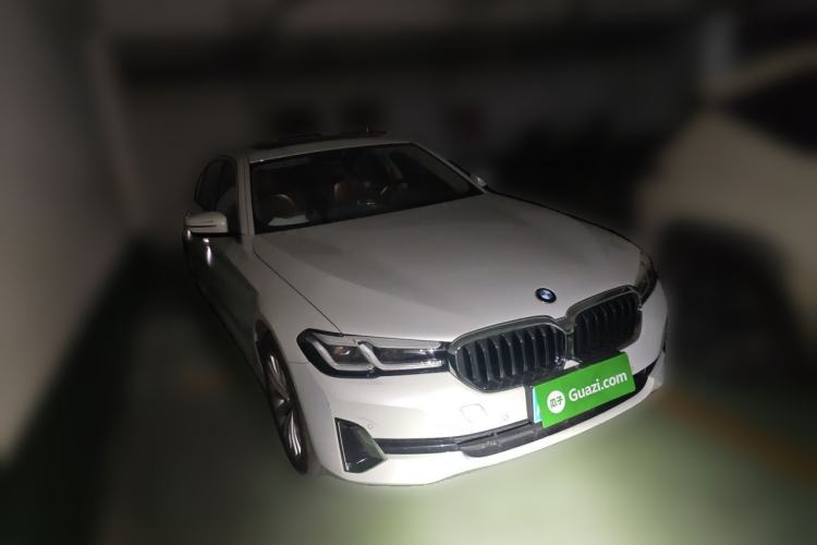 Used BMW 5 Series 2021 525Li Luxury Package Front Right 45 Deg