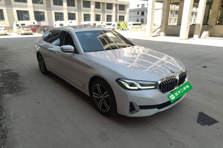 Used BMW 5 Series 2021 530Li Leading Luxury Package Front Right 45 Deg