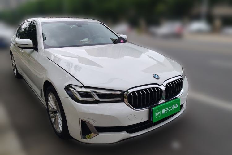 Used BMW 5 Series 2021 525Li Luxury Package Front Right 45 Deg