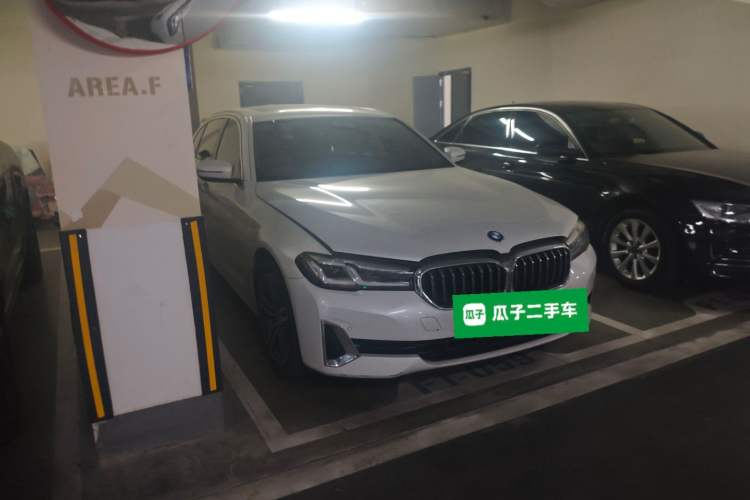 Used BMW 5 Series 2021 530Li Leading Luxury Package Front Right 45 Deg