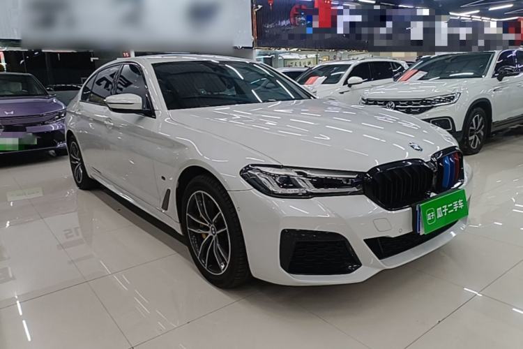 Used BMW 5 Series 2021 525Li M Sport Package Front Right 45 Deg