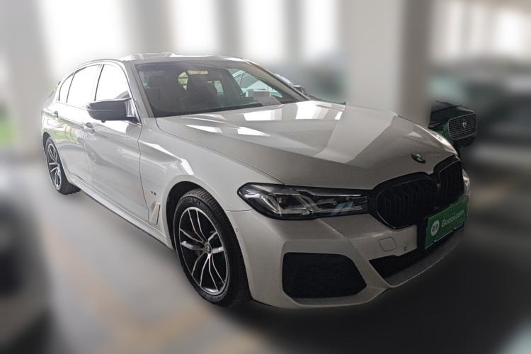 Used BMW 5 Series 2021 Facelifted 525Li M Sport Package Front Right 45 Deg
