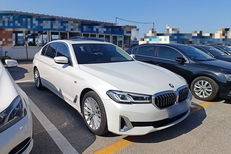 Used BMW 5 Series 2021 525Li Luxury Package Front Right 45 Deg