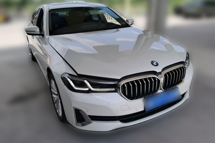 Used BMW 5 Series 2021 Updated Version 525Li Luxury Package Front Right 45 Deg